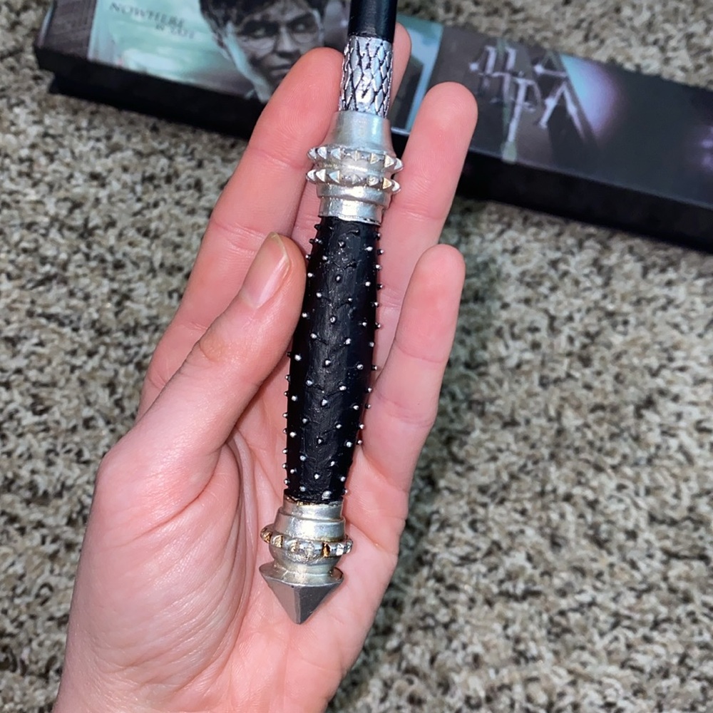 💋Narcissa Malfoy Harry Potter Wand in Original Release Deathly Hallows part 2! - Picture 12 of 12